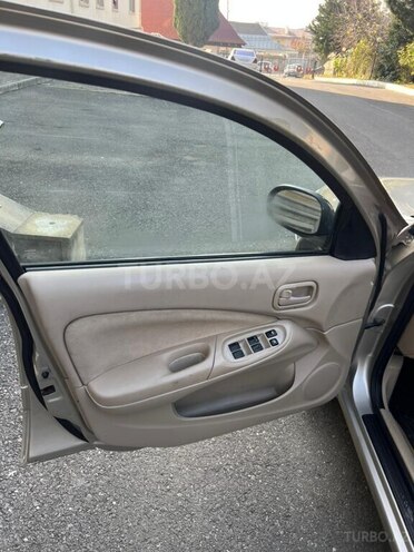 Nissan Sunny-8