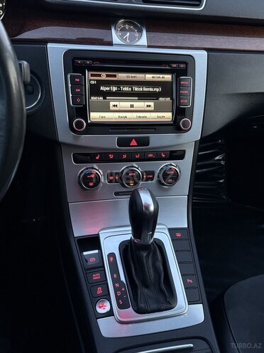 Volkswagen Passat-10