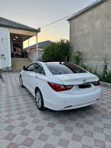 Hyundai Sonata-14
