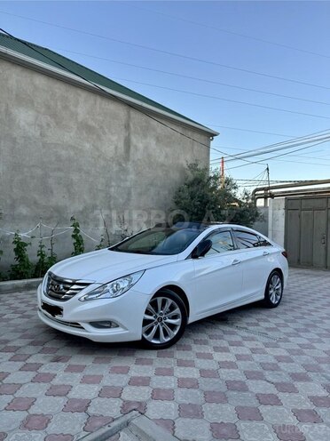 Hyundai Sonata-2
