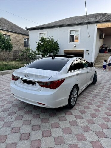 Hyundai Sonata-13