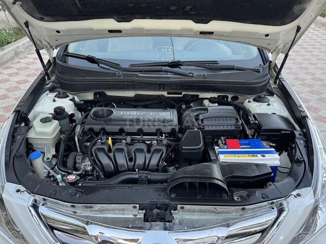 Hyundai Sonata-20