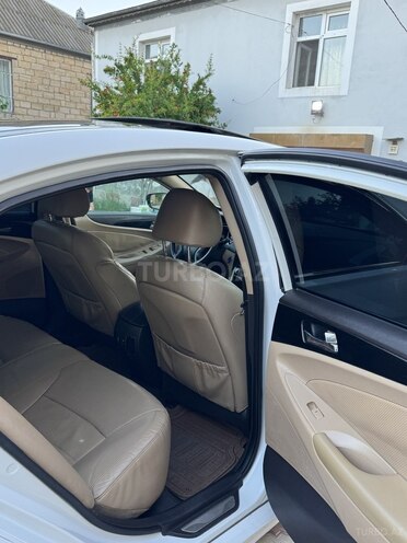 Hyundai Sonata-17