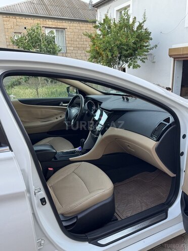 Hyundai Sonata-18