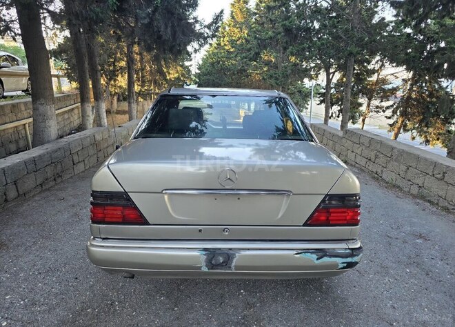 Mercedes E 200-6