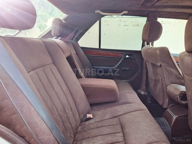 Mercedes E 200-9