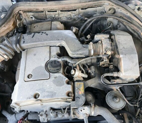 Mercedes E 200-10