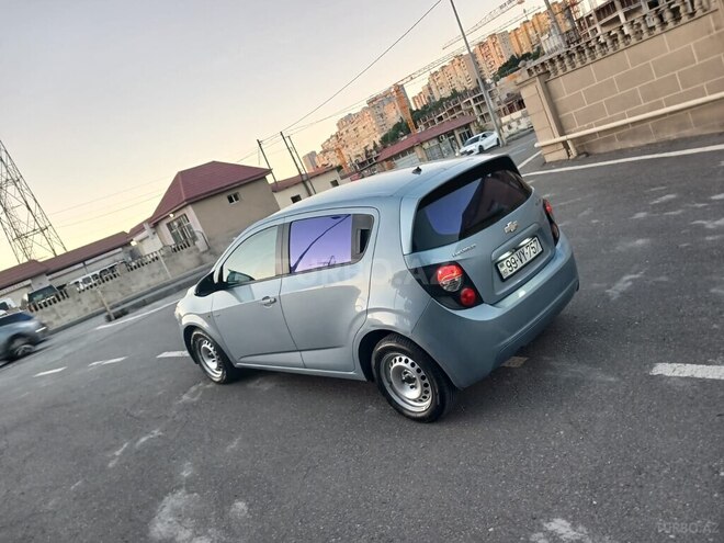 Chevrolet Aveo-5
