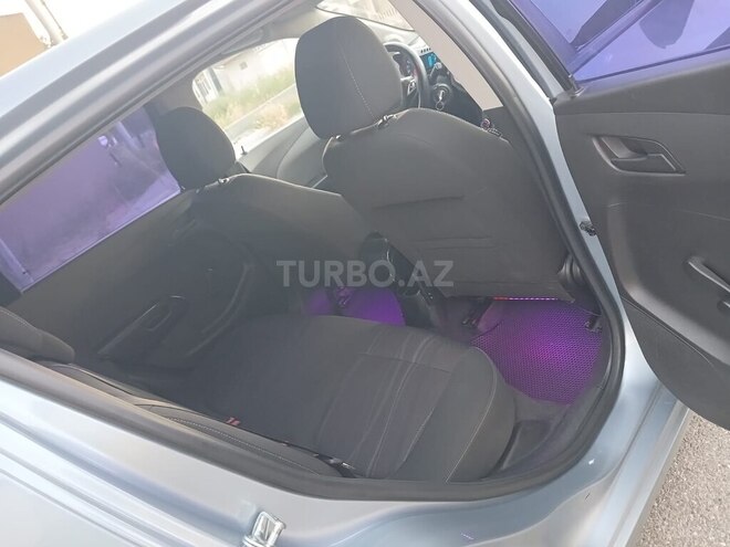 Chevrolet Aveo-10