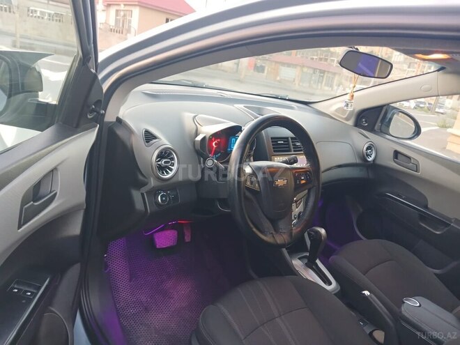Chevrolet Aveo-12