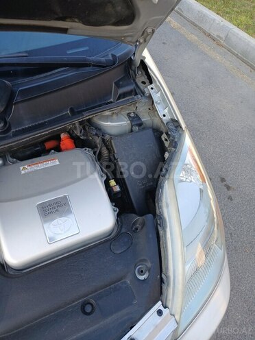 Toyota Prius-4