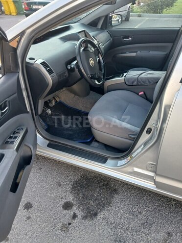 Toyota Prius-5