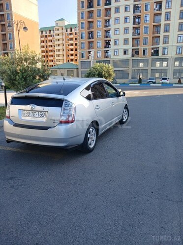Toyota Prius-11