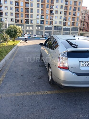 Toyota Prius-12