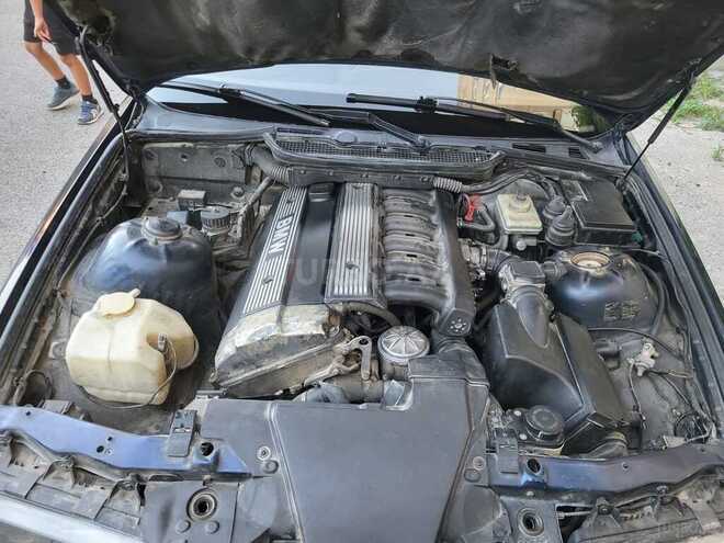 BMW 320-13