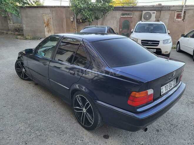BMW 320-2