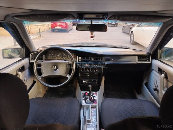 Mercedes 190-10