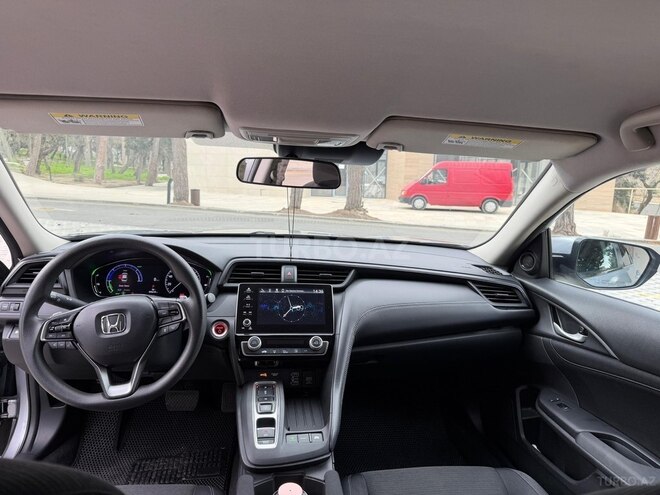 Honda Insight-7