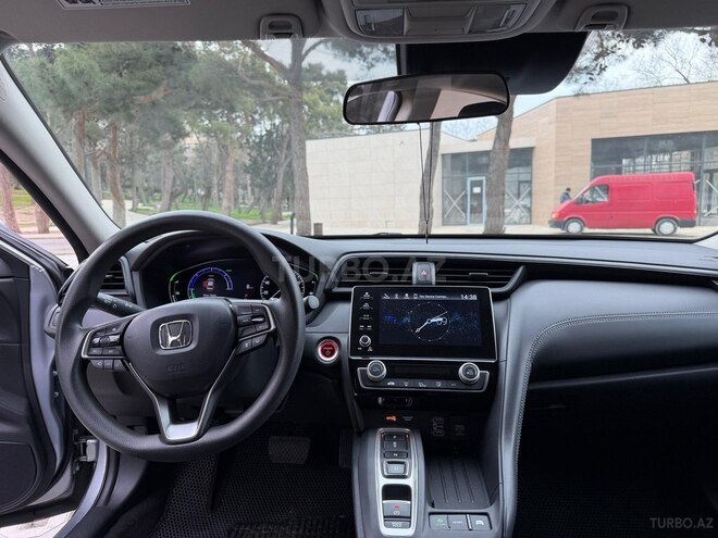 Honda Insight-5