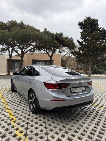 Honda Insight-3