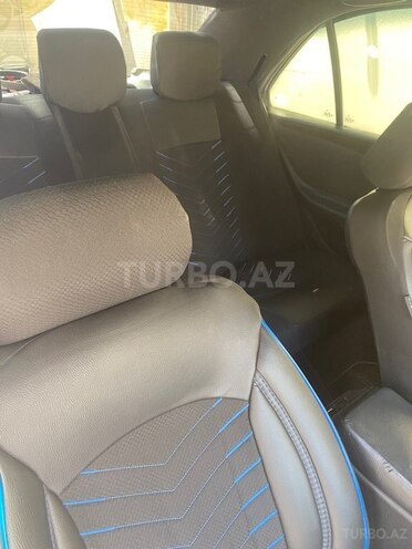 Mercedes E 200-3