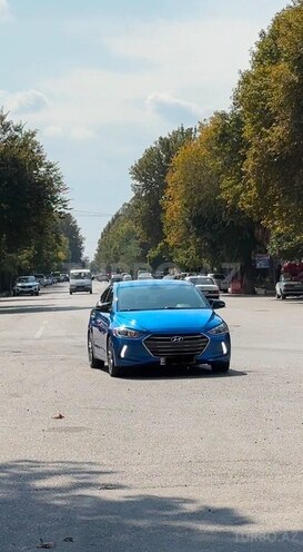 Hyundai Elantra-2