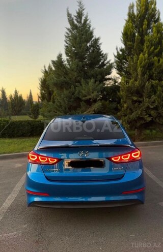 Hyundai Elantra-3