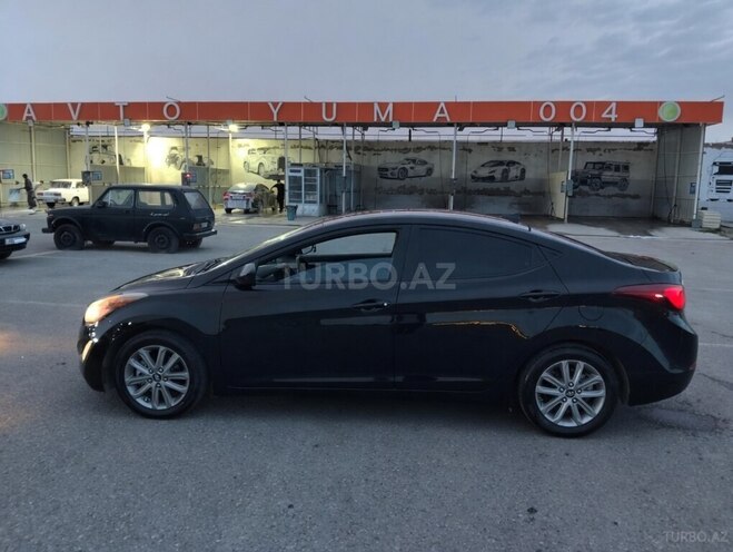 Hyundai Elantra-3