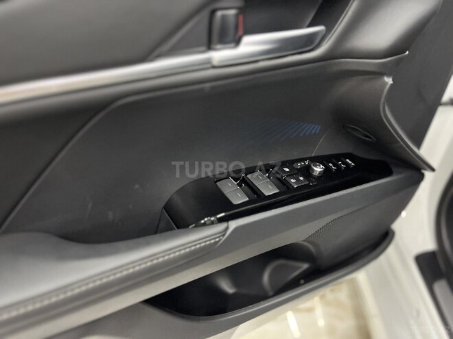 Toyota Camry-21