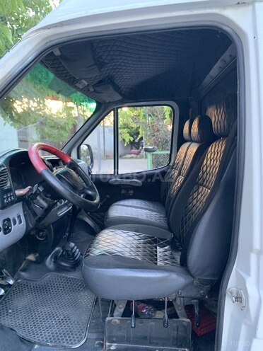 Ford Transit-5