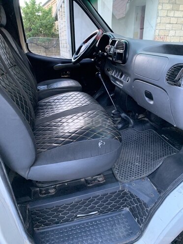 Ford Transit-7