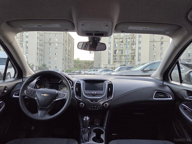 Chevrolet Cruze-12
