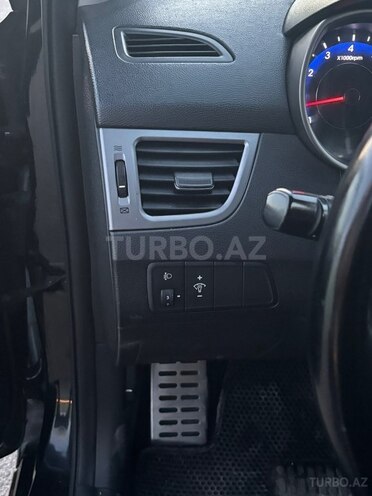 Hyundai Elantra-9