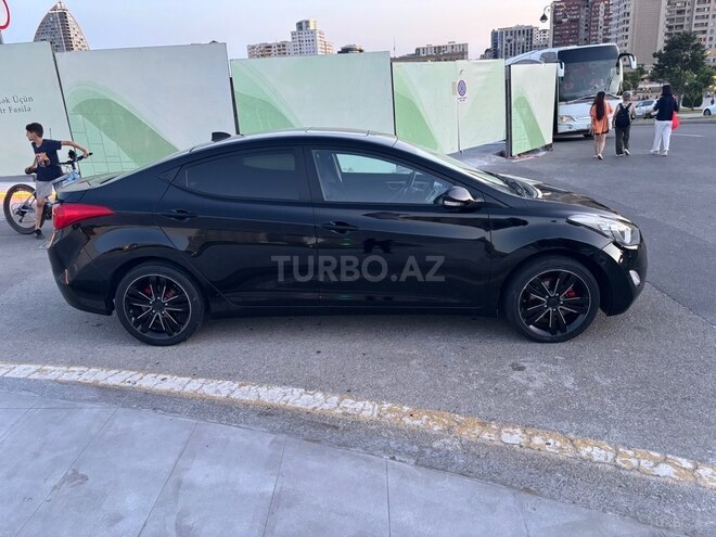 Hyundai Elantra-6