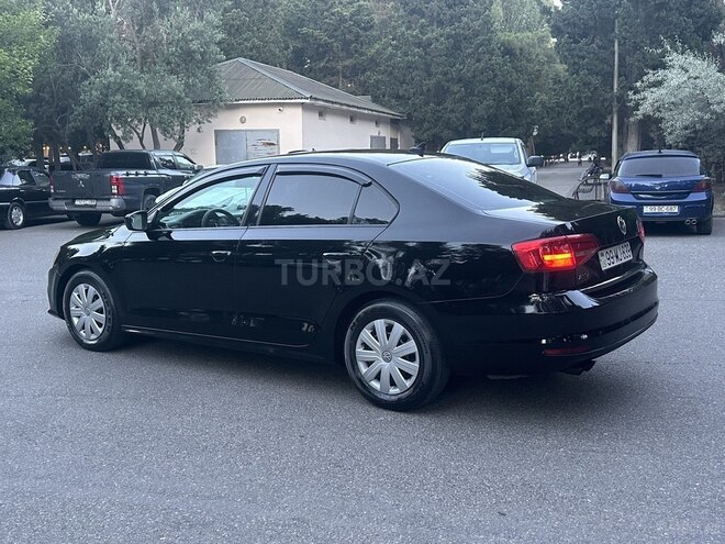Volkswagen Jetta-5