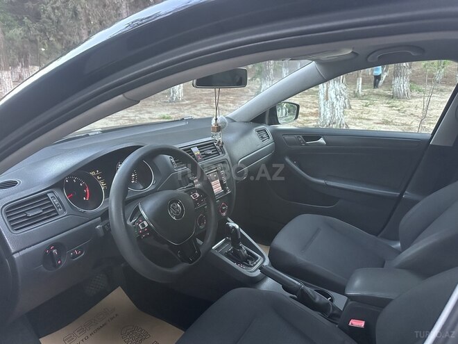 Volkswagen Jetta-14