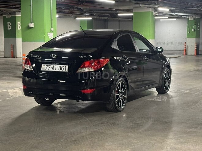 Hyundai Accent-2