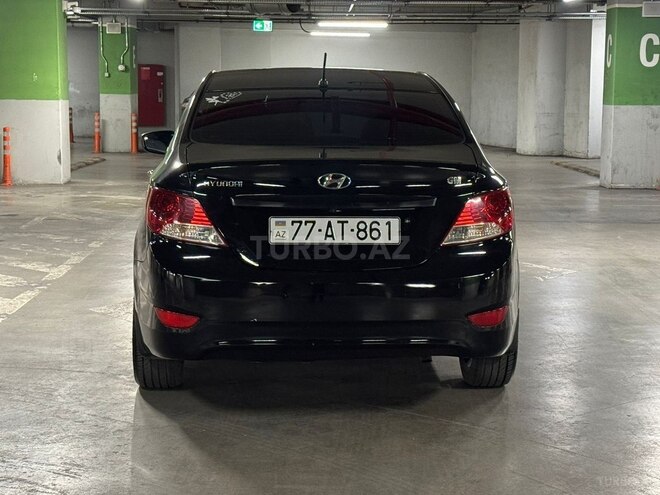 Hyundai Accent-4