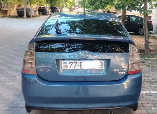 Toyota Prius-5
