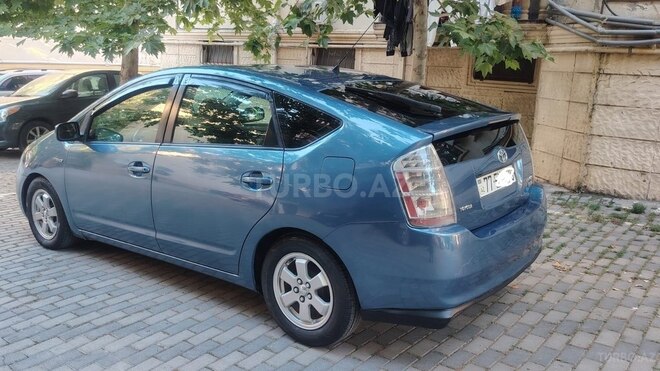 Toyota Prius-4