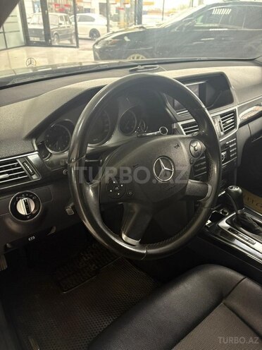Mercedes E 200-8