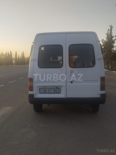 Ford Transit-4
