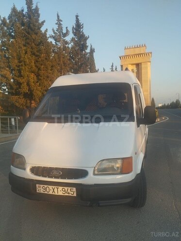Ford Transit-1