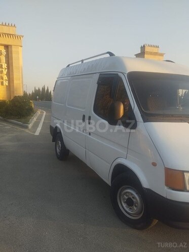 Ford Transit-7