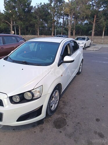 Chevrolet Aveo-8