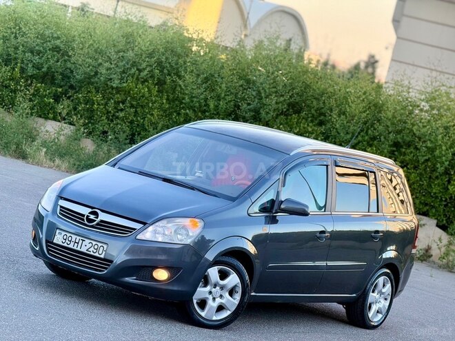 Opel Zafira-5