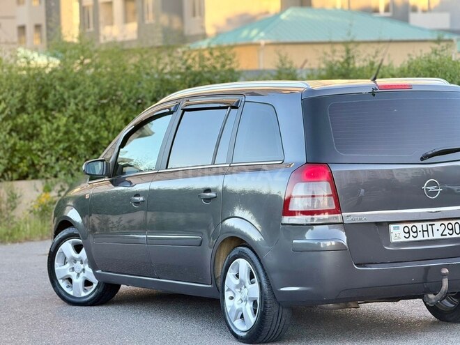 Opel Zafira-14