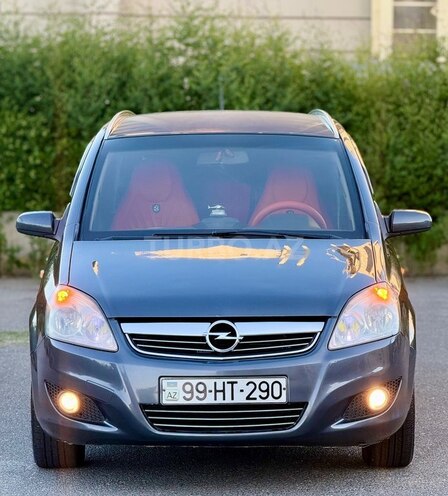 Opel Zafira-9