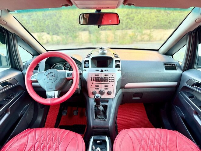 Opel Zafira-17