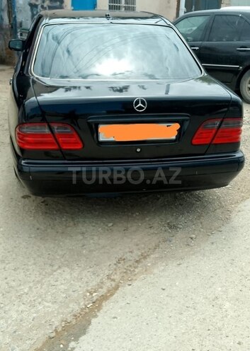 Mercedes E 240-2